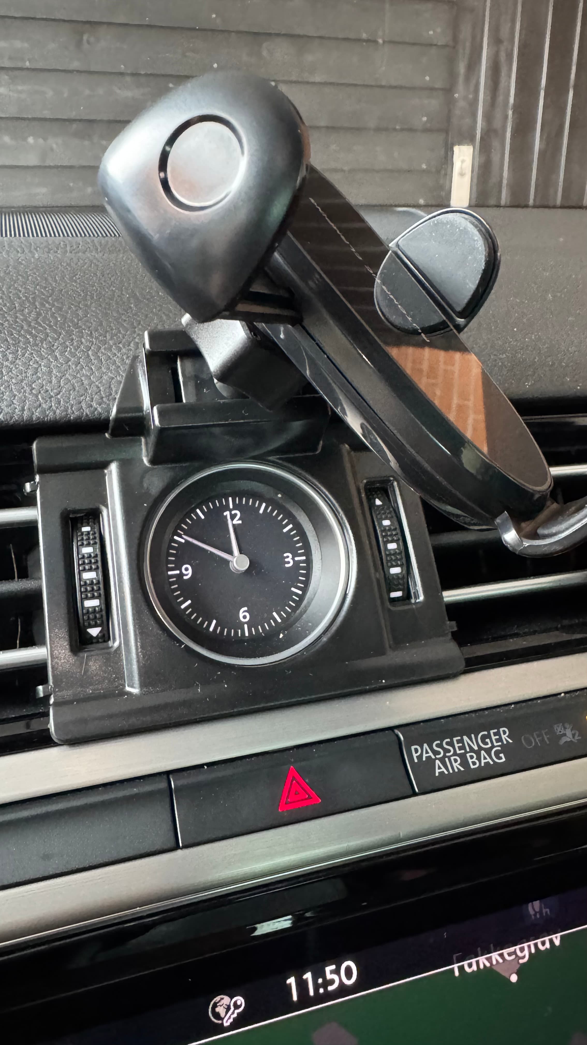 🔥         Bezpieczeństwo      🔥
🚗 Uchwyt samochodowy na telefon do Volkswagen Passat B8 (2014–2021)
📦 Dostawa: 5–10 dni roboczych
🚚 Kurier prosto pod drzwi